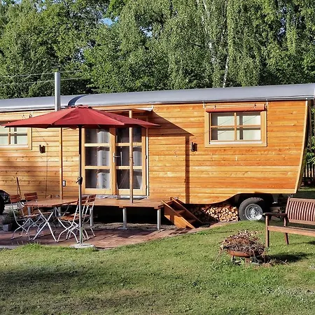 Zirkuswagen In Vakantiehuis *